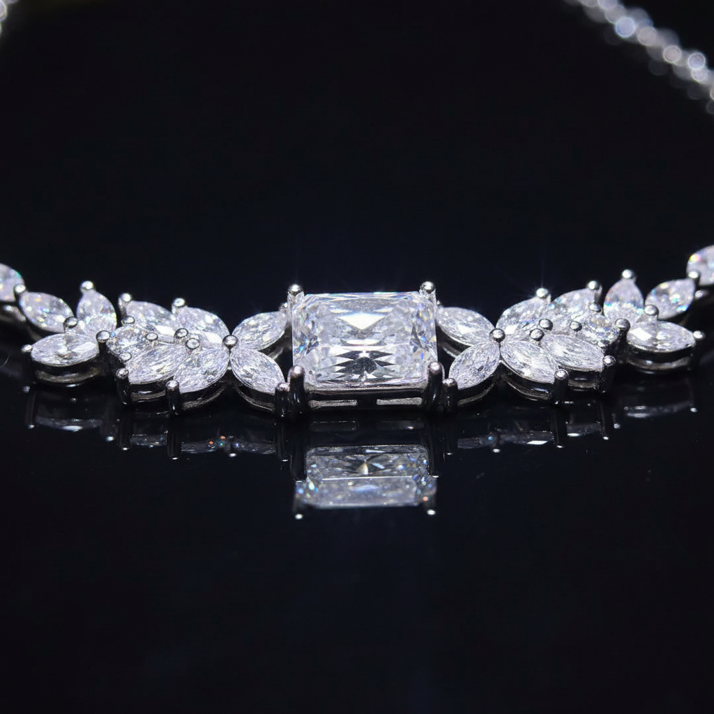 2CT Moissanite floral pendant macro detail