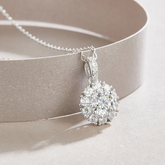 Blossom Moissanite Pendant Necklace - 1 Carat Lab-Grown Diamond Alternative, Sterling Silver 925, Luxurious Gift Set